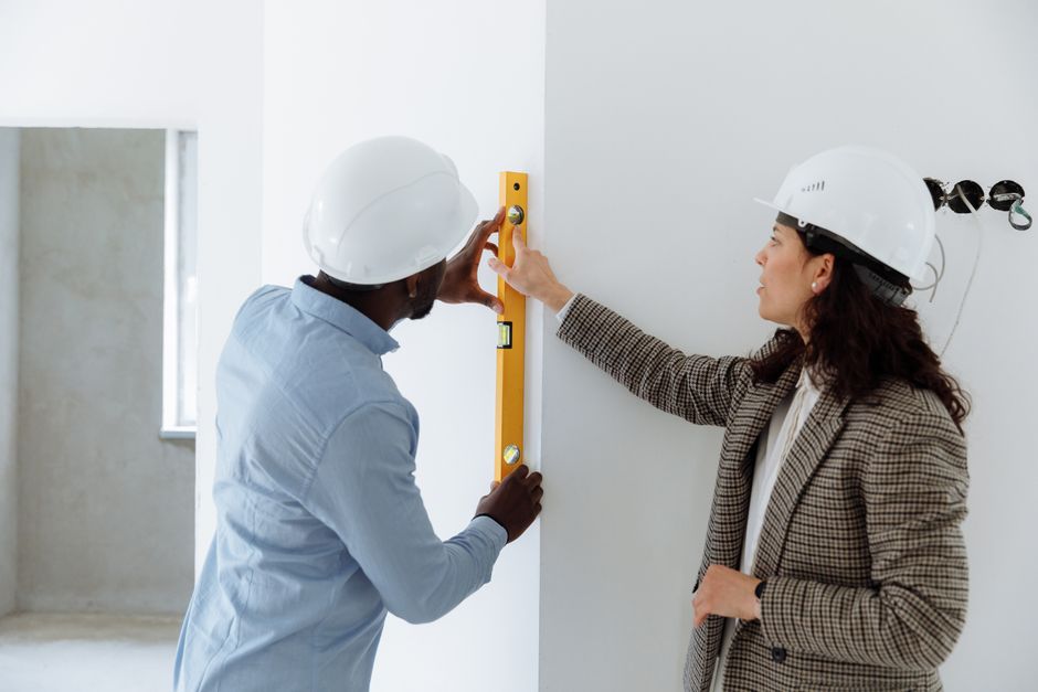 Friendly siding contractor planning project